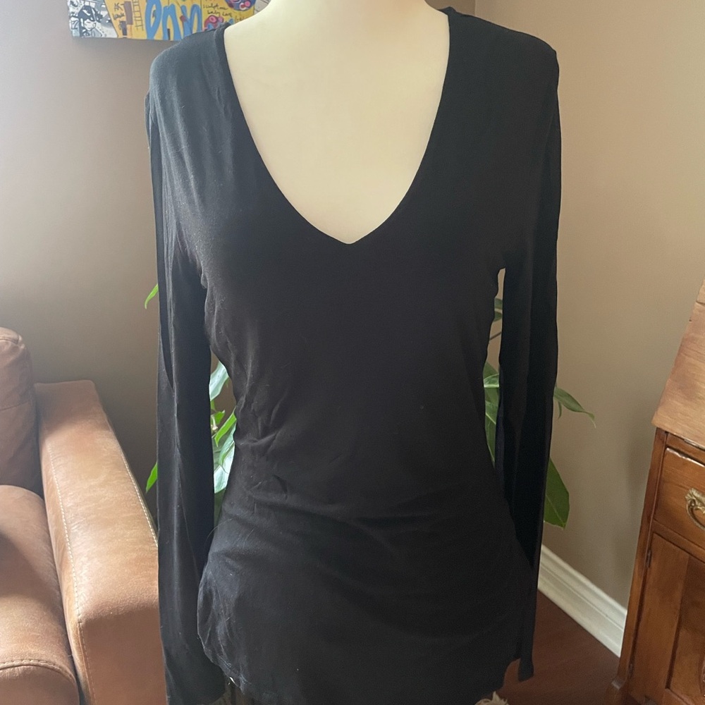 RW&CO. Black V-Neck Long Sleeve Top